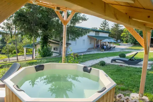 jacuzzi-apartmanok